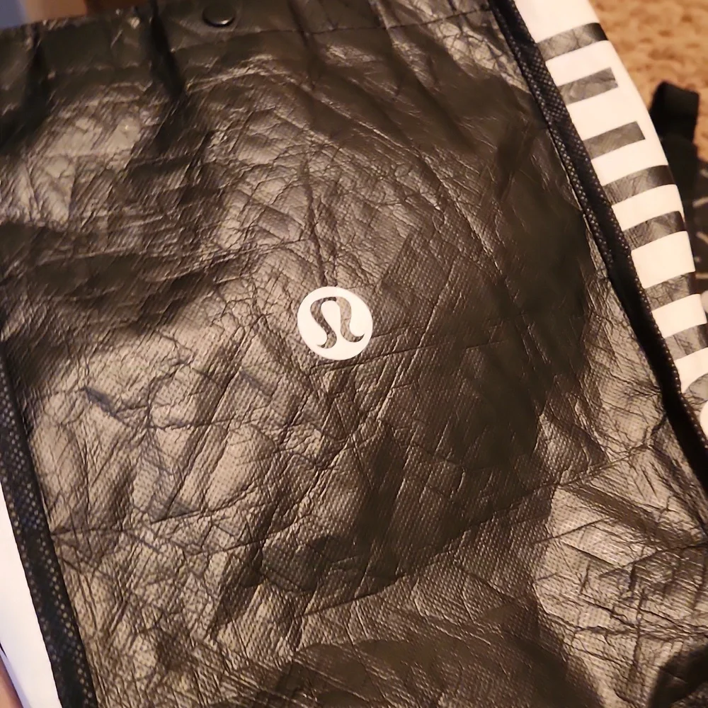lululemon athletica LOT OF 11 Bags - Picture 9 of 10